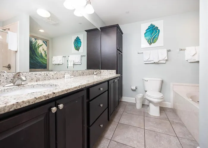 Phoenix 702 Apartment