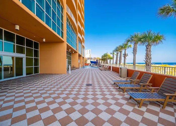 Phoenix 702 Apartment